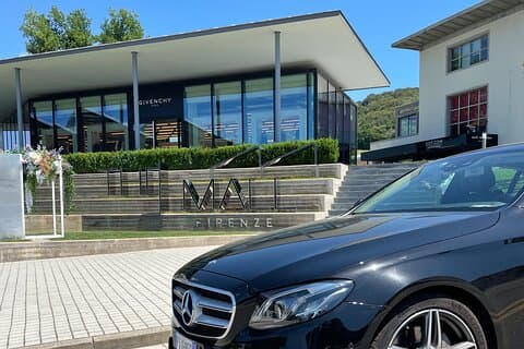 Privédag met Engels sprekende chauffeur bij Florence Outlet
