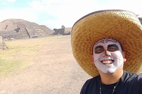 グアダルーペの終日ツアー トラテロルコ テオティワカン大聖堂