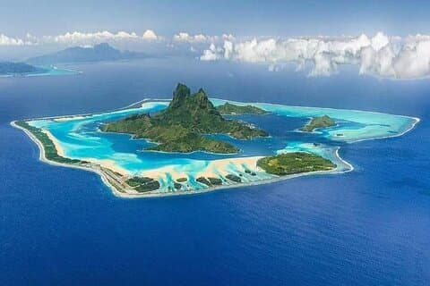 Bora Bora 30-minute Private Flight in a Light Aircraft