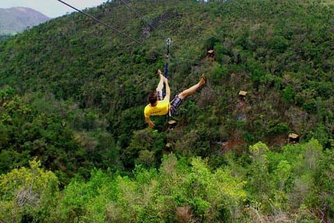 Adrenaline of Zipline el Valle från Samana Special för små kryssare