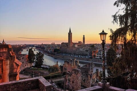 Excursão privada essencial em Verona, incluindo a Arena