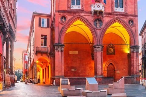Bologna: En självguidad ljudtur från Porta Galliera till Le Tre Frecce