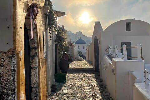 Beat The Crowds Oia Private Morning Tour