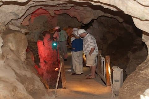 Visite combinée des grottes de Green Grotto et des chutes de la rivière Dunn au départ de Montego Bay