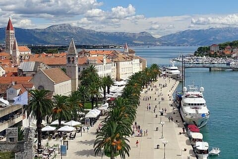 Excursão a pé pela cidade velha de Trogir