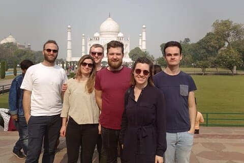 Taj Mahal-Tagestour ab Delhi mit dem Hochgeschwindigkeitszug