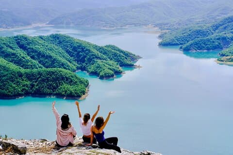 Von Tirana: Wandern Sie, um Bovillas herrlichen Seeblick zu genießen
