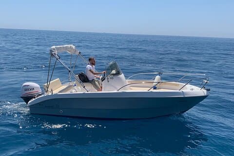 Amalfi Coast 7-hrs Private Boat Rental in Maiori, Minori & Amalfi