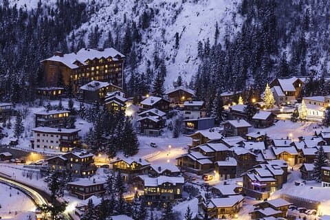 Traslado privado de Zúrich a St. Moritz con conductor inglés