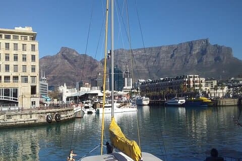 2 Day: Table Mountain, Robben Island, Cape of Good Hope & Penguin