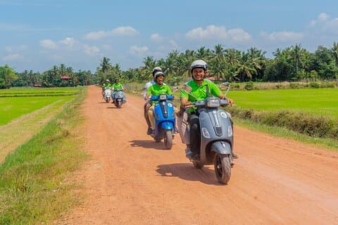 Siem Reap Rural Vespa Tour / Tuk Tuk Disponível