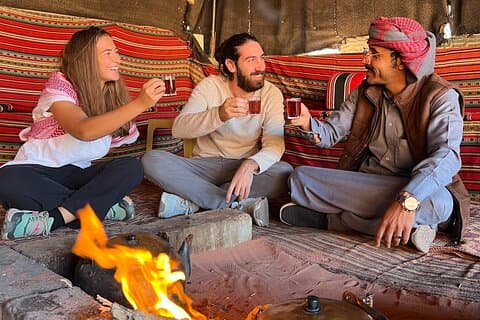 Il vero Wadi Rum: tour privato del deserto di un'intera giornata