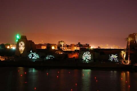 Espectáculo de sonido y luz en el templo de Karnak