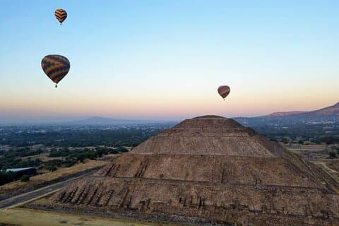 Privat guidet heldagstur i Teotihuacan og Guadalupe Sanctuary
