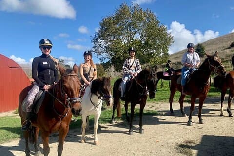 Visite privée - Équitation, dégustation de vin et sentier d'art