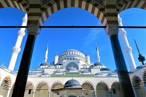 Istanbul : 2 Continenti del Bosforo ( Boat & Lunch )