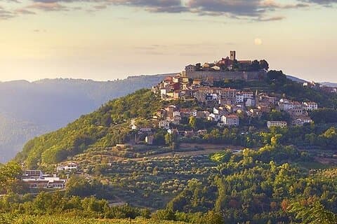 Istrische binnenland: Motovun en Grožnjan halve dag tour (Vanuit Rovinj)