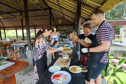 Bali kookcursus in Bakas Village (all-inclusive)