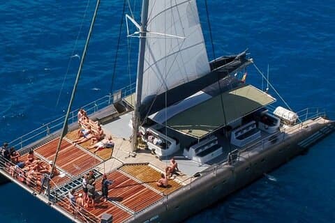 Fuerteventura: Day at Sea su un catamarano a vela con pranzo e bevande