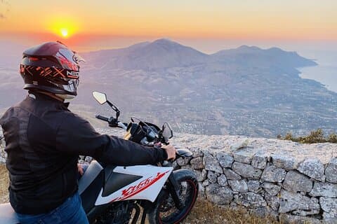 Mezza Giornata Guidata della Sicilia in Moto