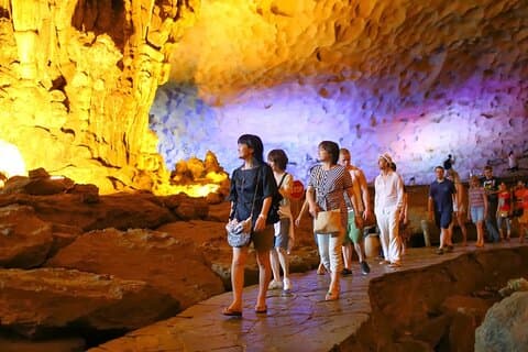 Baia di Halong in un solo giorno con Ti Top Island e grotta di Sung Sot
