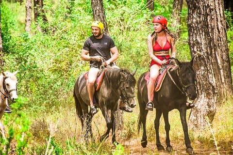Passeggiate a cavallo intorno a Titreyengol e alla pineta di Sorgun da Side