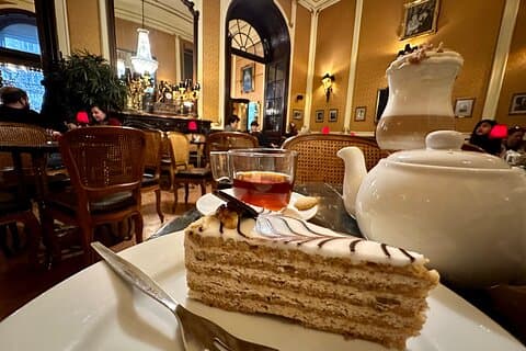 Budapest Urban Treats - Tour privado de cafeterías con postres húngaros
