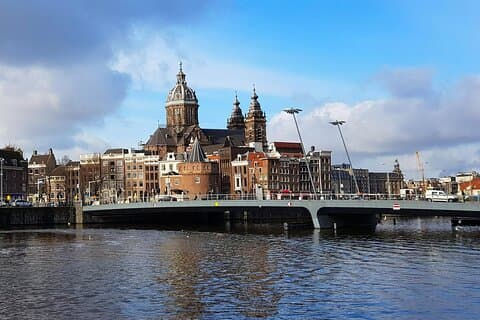 Old Amsterdam: A Self-Guided Audio Tour