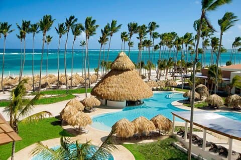 Transfert privé de l'aéroport de Punta Cana vers / depuis la plage Secrets Royal