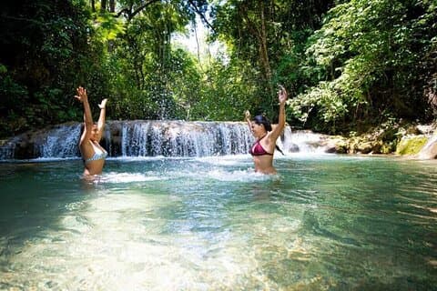 Ganztagestour zu Wasserfällen und Kaffeeplantagen in Huatulco!