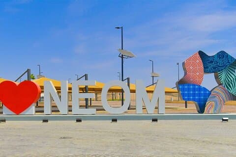 Traslado privado a NEOM desde el aeropuerto de Ammán (AMM) o Aqaba (AQJ)