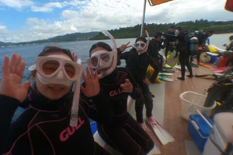 Okinawa: Snorkelen vanaf een boot (2 rondes) bij Minna, Sesoko of Motobu