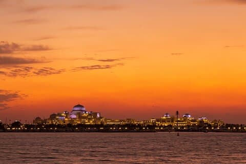 Sunset Corniche Cruise - 2 timers tur
