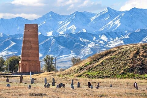 Torre Medieval de Burana e passeio pela cidade de Bishkek