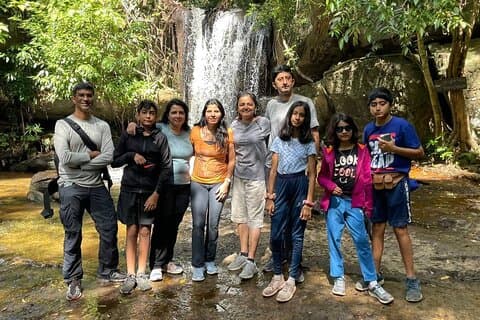 Ganztägige Tour durch Preah Ang Thom und den Wasserfall Phnom Kulen