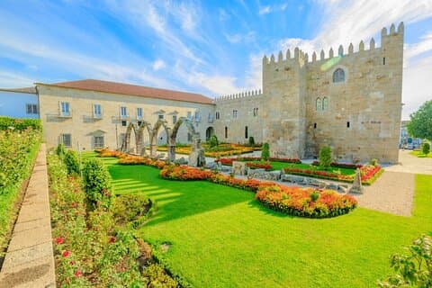 Tesoros atemporales de Braga : un recorrido cultural privado a pie
