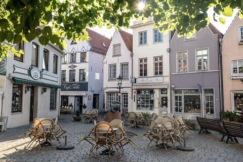 Private Transfer From Hamburg To Bremen With a 2 Hour Stop