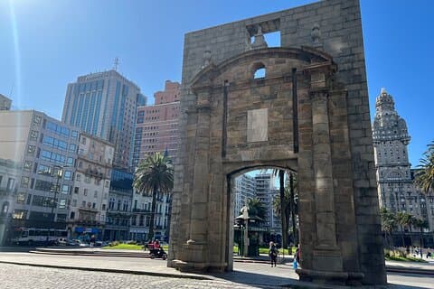 Montevideo: Historisch und vielfältig (zu Fuß) (Spanisch und/oder Portugiesisch)