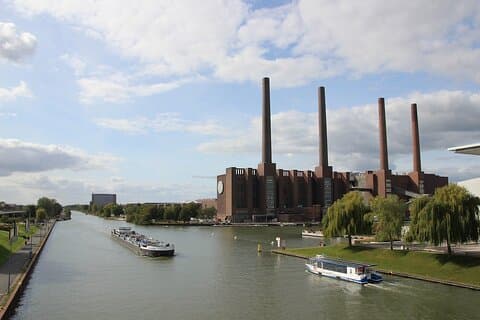 Privat transport fra Hamburg til Wolfsburg med 2 timers stopp