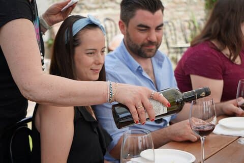 Es ist Weinzeit! 2 Weingüter & Mittagessen vom Bauernhof bis zum Tisch