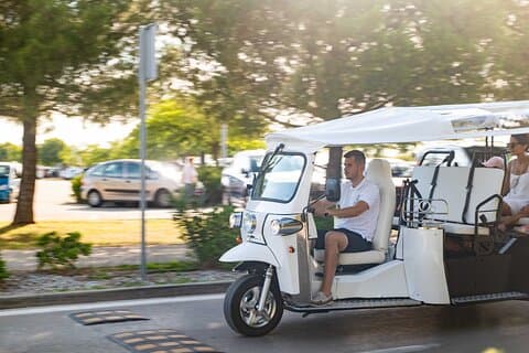 Zadar: Stadt- und Weintour in Zadar mit Eco Tuk Tuk