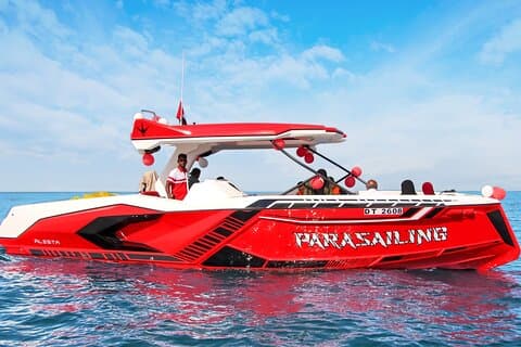 Noleggio di motoscafi sportivi di lusso a Dubai