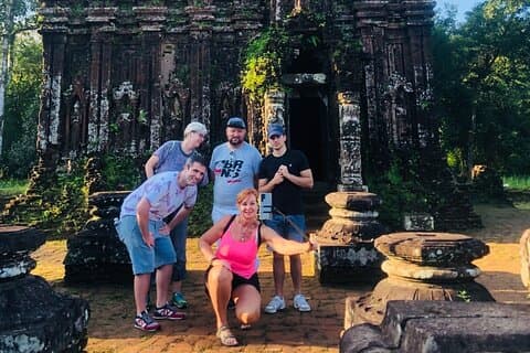 Visitas guiadas privadas My Son Sanctuary y Hoi An Walking Street Food Tours