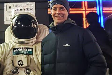 Tour a pé com guia licenciado com o Club Warp Shinjuku, Tóquio, Japão