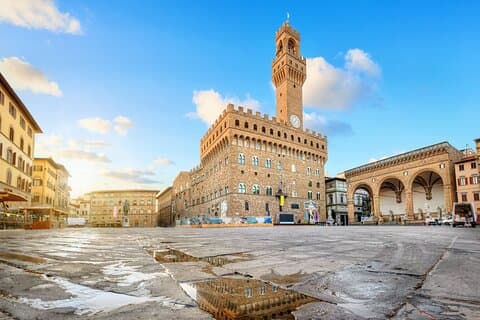 Skip-the-line Palazzo Vecchio and Old Town Private Tour