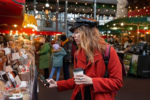Yuletide Splendor: A Christmas Private Walking Tour in Charleston