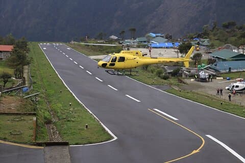 Helikoptertur til Lukla