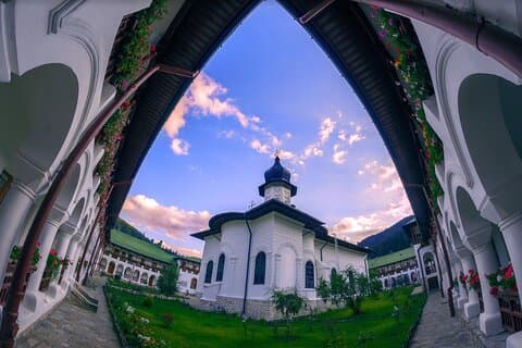 Six days Tour to Northeast Romania and Moldova From Iasi