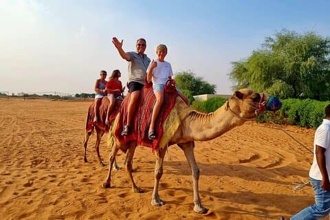 Passeio de camelo Safari em Red Dunes
