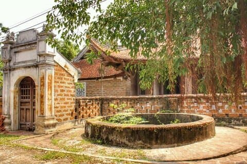 Tay phuong pagoda e Duong Lam antico villaggio con il ciclismo